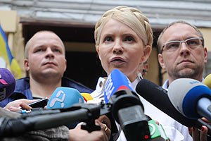 Тимошенко: Янукович создает тюремную атмосферу во всей стране