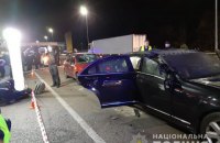 На Житомирській трасі під Києвом мотоцикліст кинув вибухівку в Mercedes (оновлено)