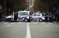 У Парижі чоловік з ножем убив чотирьох поліцейських