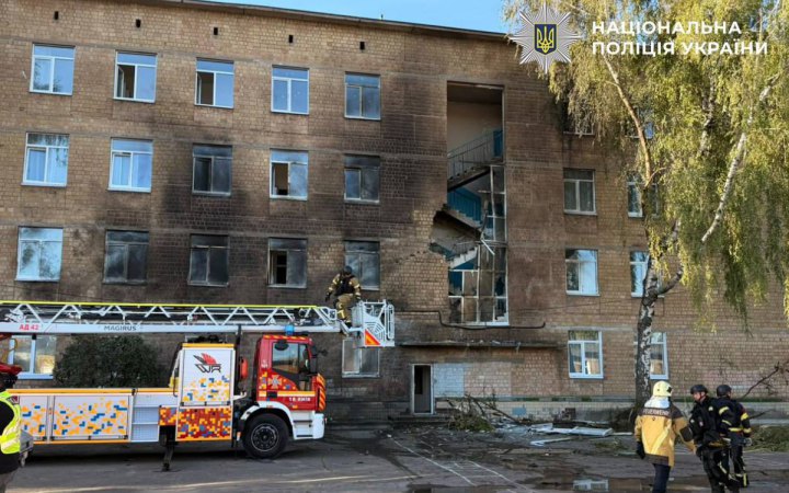 Головне за ніч та ранок четверга, 1 жовтня: атака на Одесу, удари по школі і мосту в Києві, майже 210 боєзіткнень