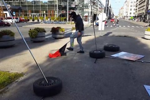 МИД Латвии считает делом чести наказать виновных в разгроме выставки о Майдане