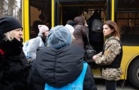 206 батальон терробороны вместе с супругами Порошенко эвакуируют женщин и детей из Ирпеня и Бучи
