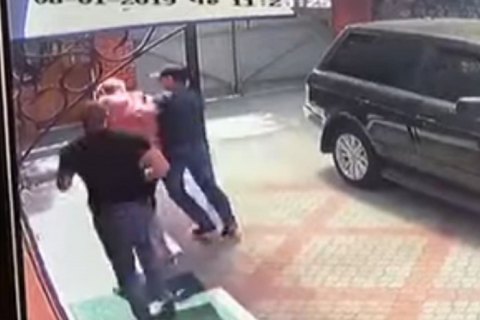 ​В Запорожье во дворе собственного дома убит криминальный авторитет "Петрик"