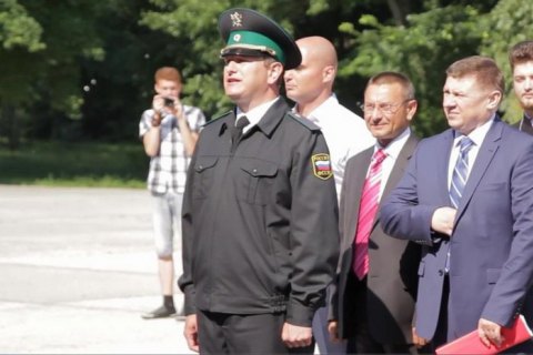 Сотрудник УЗ, подозреваемый в крупной взятке, обвинен в госизмене