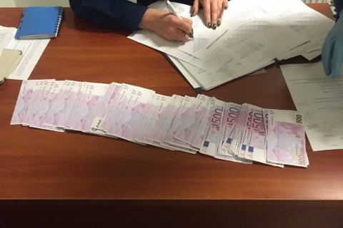 С рейса на Стамбул сняли трех жителей Донбасса со €117 тыс. в нижнем белье