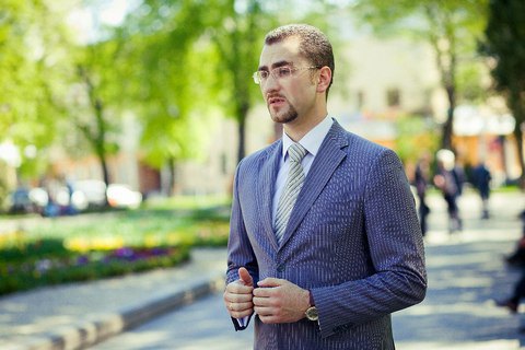 Студент, бросивший яйцо в Януковича в 2004 году, дорос до директора департамента ОГА