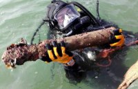 Водолазы ГосЧС подняли три снаряда и 2000 патронов с судна, затонувшего в Черном море во время Второй мировой войны