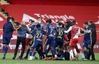 "Монако" и "Лион" устроили массовую драку в чемпионате Франции