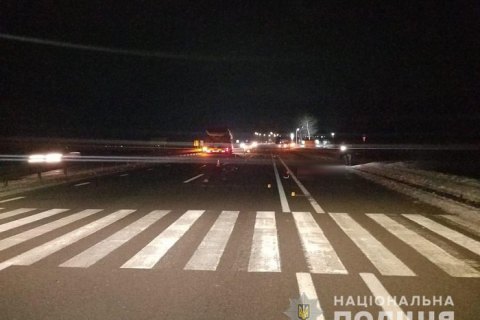 ​На дороге "Киев-Чоп" 19-летний водитель насмерть сбил двух пешеходов на нерегулируемом переходе