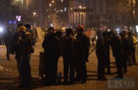 Мітингувальники відновлюють барикади