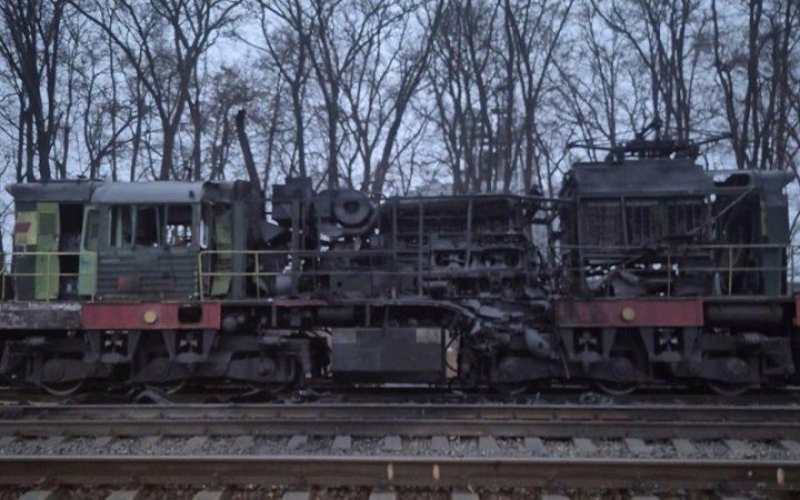 Російський безпілотник влучив у тепловоз на Чернігівщині: поранено машиніста і його помічника