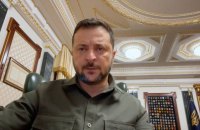 Паперової роботи у військах має стати значно менше, – Зеленський