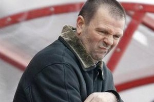 ЧП в Болгарии: фаны "Левски" снежком "контузили" наставника ЦСКА