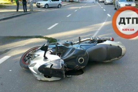 В Киеве в жутком ДТП погибли два человека на мотоцикле