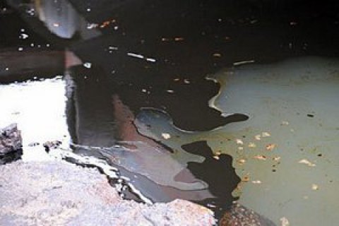 В Канаде поезд с нефтью сошел с рельсов 