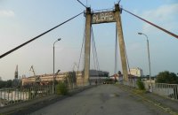 В Киеве подросток сорвался с Рыбальского моста, делая селфи