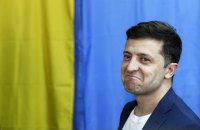 Зеленский проголосовал во втором туре на избирательном участке в Киеве