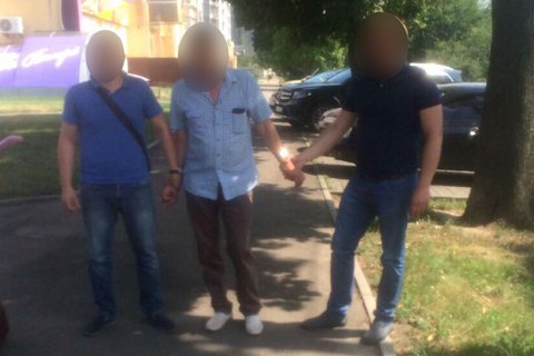 Чиновник черкасской мэрии попался на взятке 40 тыс. гривен