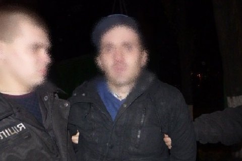 На парковке в Киеве поймали иностранца, обворовавшего автомобиль