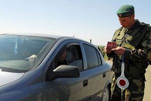 На границе болельщикам выдают спецкарточки