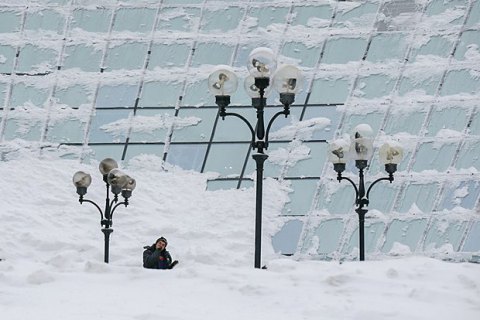 Во всех районах Киева 10-балльные пробки из-за снегопада