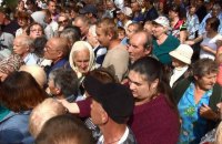 Жители Чернигова чуть не подрались в очереди за предвыборными пайками
