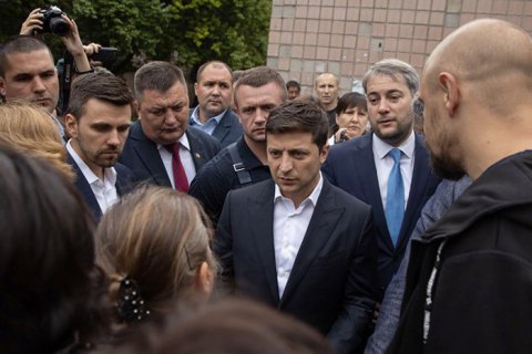 Зеленський пообіцяв не допустити монополії Медведчука на ТБ
