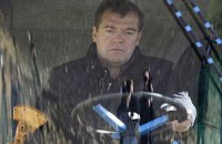 Медведев пообещал крестьянам "тряхнуть" страховщиков