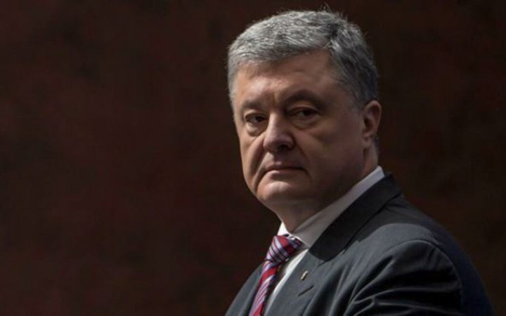 Порошенко вимагає скасувати «неконституційні» санкції проти нього та створити коаліційний уряд