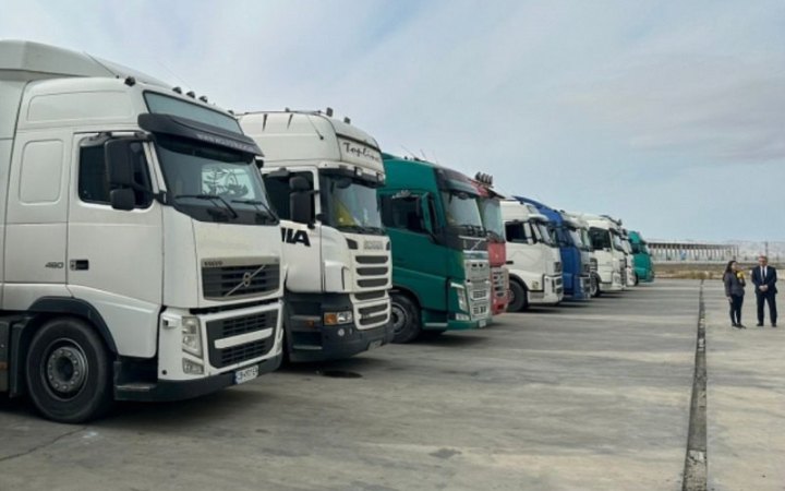 Азербайджан відправив до України першу партію електрообладнання​