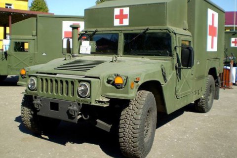 США передали ВСУ 40 медицинских автомобилей Hummer