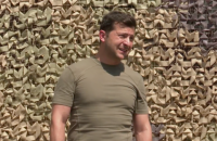Зеленський про харчування військових: "Годують наших дуже потужно. Навіть здивований, що військові в гарній формі"