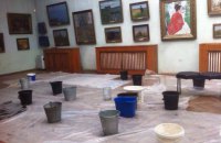 Фото дня. Зал Одесского художественного музея с работами Рериха, Серебряковой и Кандинского