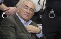 Со Стросс-Кана сняли судебный контроль