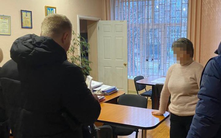 Чиновницю Голосіївської РДА судитимуть у справі про розкрадання 1,3 млн грн на закупівлях генераторів для навчальних закладів