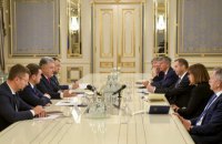Порошенко призвал ЕС и США усилить давление на Россию из-за вмешательства в украинские выборы