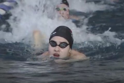 Плавчиха олімпійської збірної біженців перемогла на 100-метрівці батерфляєм