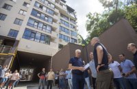 Пошкоджені ворожими обстрілами будинки на Глибочицькій повністю відновлено, завершується благоустрій, - Кличко