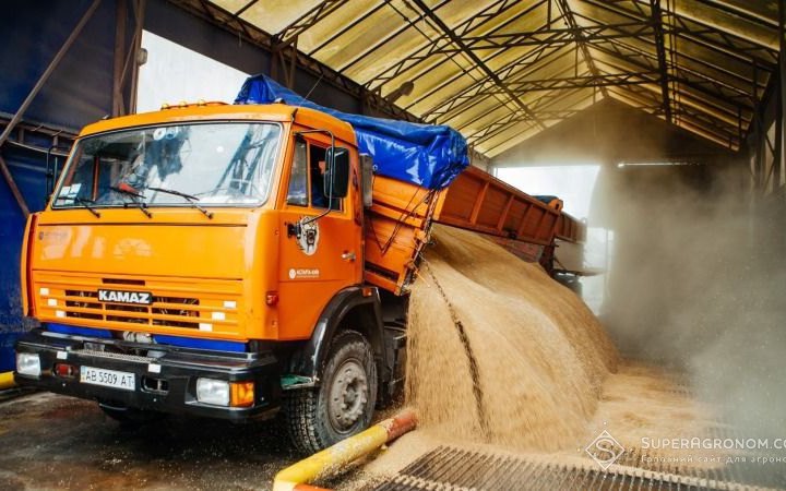 Мінус $500 млн на місяць. Що втрачає Україна через блокаду портів