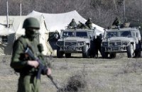 Росія звозить військову техніку і створює пункти для біженців на східному кордоні з Україною