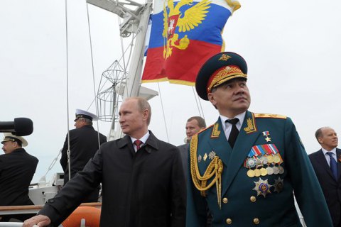 Министр обороны РФ прилетел в Крым проверить боеготовность