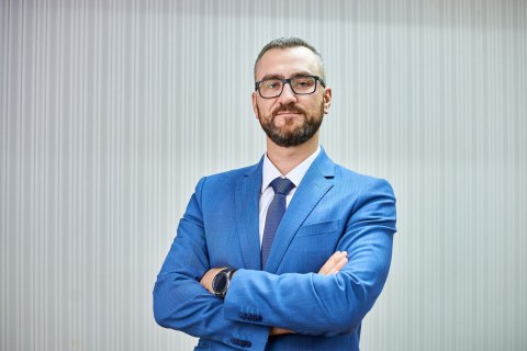 Активіст, який жбурнув яйце в Януковича, став топменеджером "Укрзалізниці"