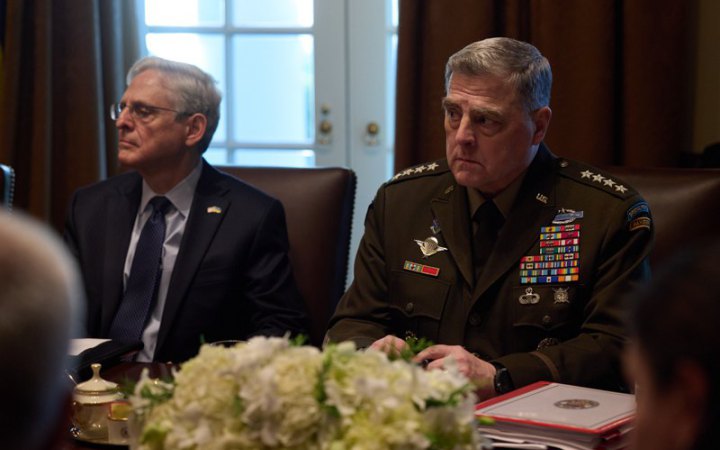 Військові США розглядають можливість передати Україні вилучені в Ірану зброю та боєприпаси, призначені для бойовиків у Ємені