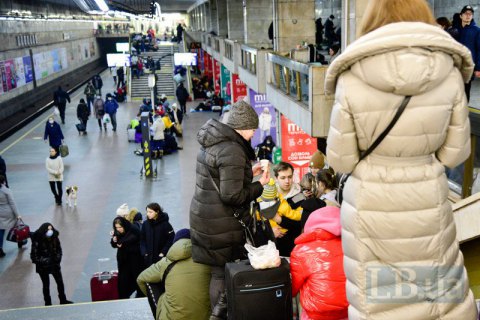 У Києві з 08:00 запрацювали продуктові магазини та комунальний транспорт