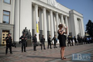 Парламент соберется на закрытое заседание в четверг