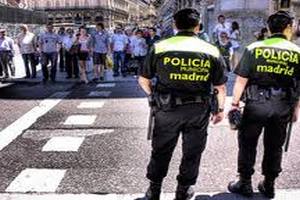 Жандармов переодели в новую форму за 21 млн евро