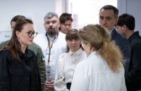 Доплати для медиків на територіях бойових дій продовжили до кінця року