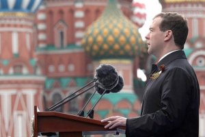 Медведев отменил зимнее время