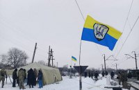 Активисты ж/д блокады начали останавливать грузовые поезда из РФ в Сумской области (Обновлено)