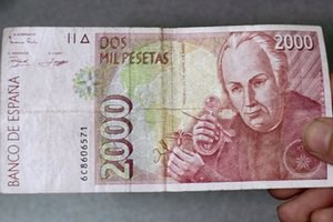 Испанский город временно вернул в оборот песеты